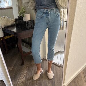 Light Blue Levi’s 502  Jeans cropped size 25